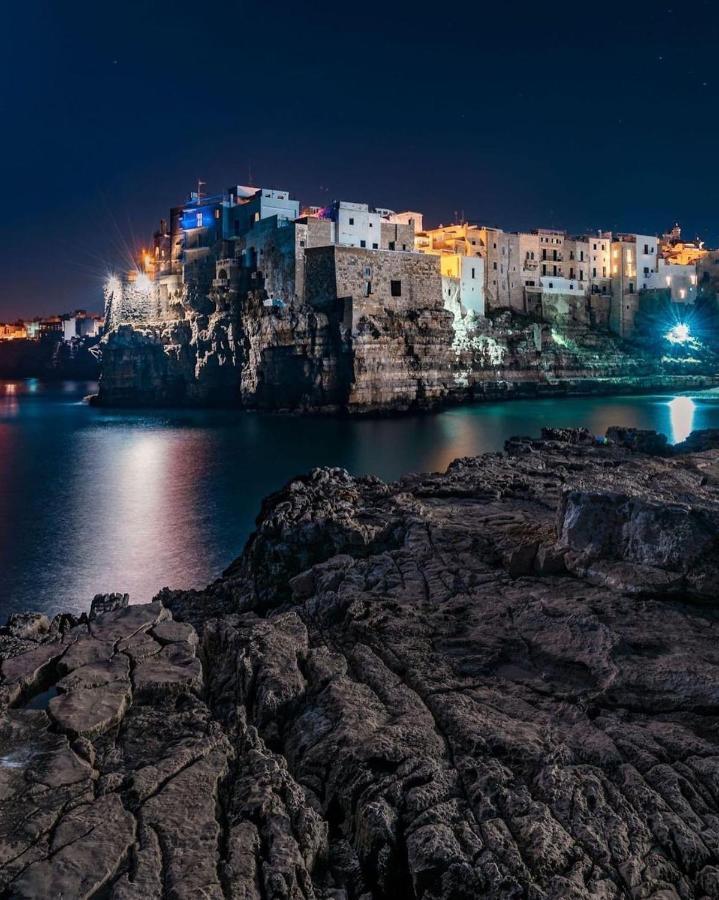 The Duchess'S View - New! Luxurious Flat In Historical Centre 115 Sq M, 3Min Walk To Cala Porto Beach And Private Parking Lägenhet Polignano a Mare Exteriör bild